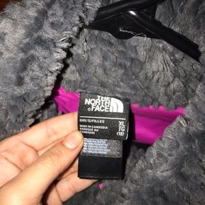 ❤️FUZZY warm adorable Grey North Face ❤️